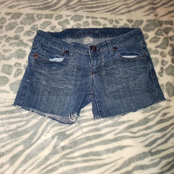 Decree jean shorts sz 3 juniors excellent condition. - Picture 2 of 7